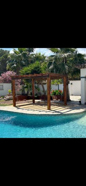 Lovely villa with swimming pool for 6 people